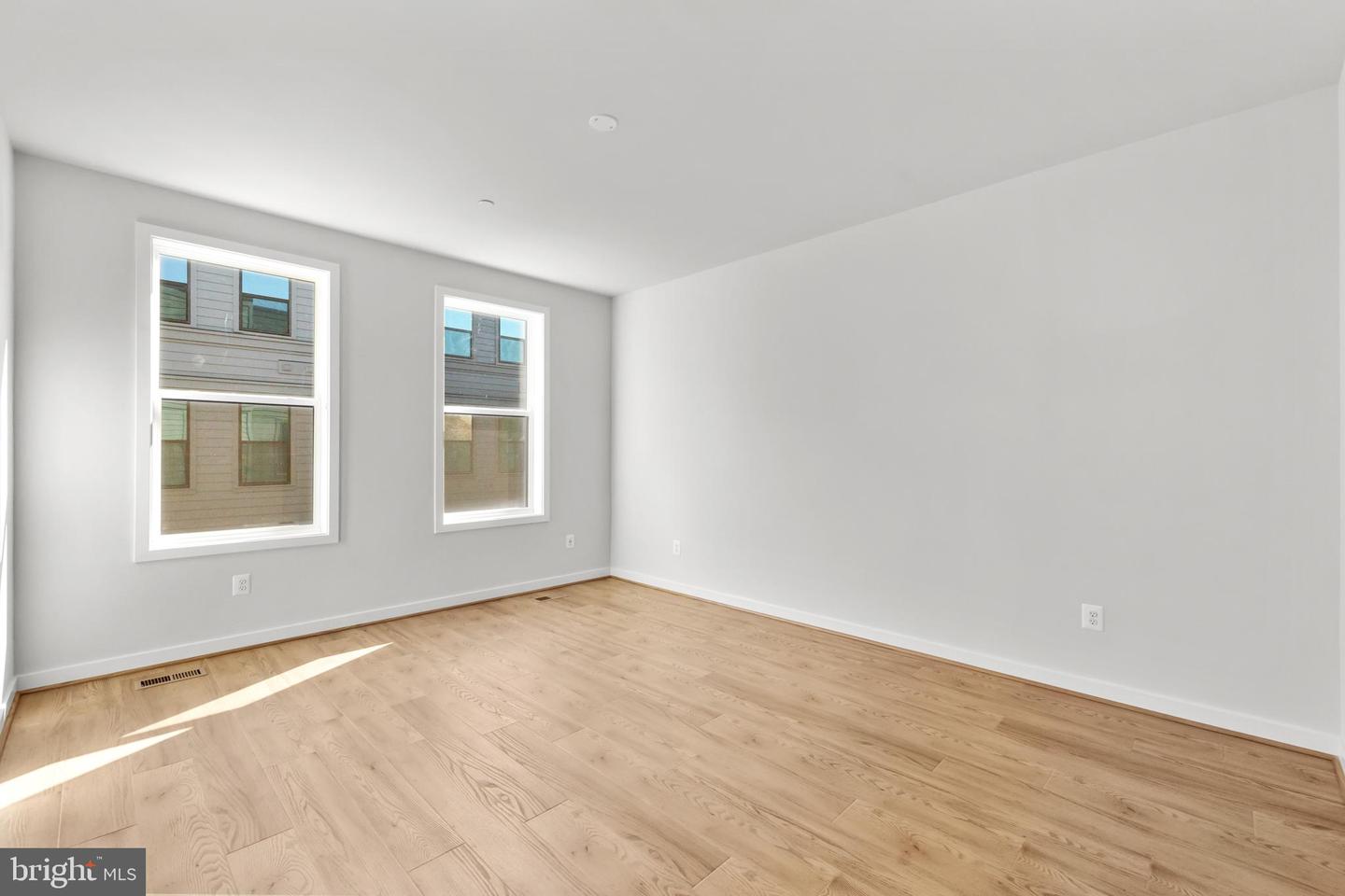 2605 FALL LINE ST, ALEXANDRIA, Virginia 22301, 4 Bedrooms Bedrooms, ,4 BathroomsBathrooms,Residential,For sale,2605 FALL LINE ST,VAAX2051282 MLS # VAAX2051282