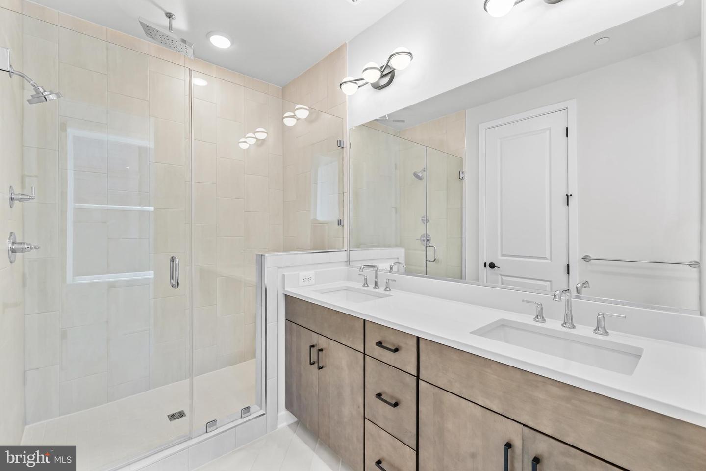 2605 FALL LINE ST, ALEXANDRIA, Virginia 22301, 4 Bedrooms Bedrooms, ,4 BathroomsBathrooms,Residential,For sale,2605 FALL LINE ST,VAAX2051282 MLS # VAAX2051282