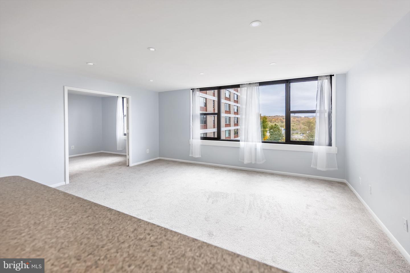 4600 DUKE ST #622, ALEXANDRIA, Virginia 22304, 2 Bedrooms Bedrooms, ,1 BathroomBathrooms,Residential,For sale,4600 DUKE ST #622,VAAX2051288 MLS # VAAX2051288