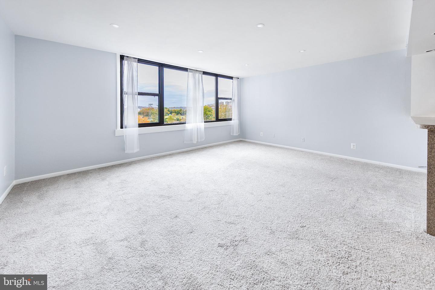 4600 DUKE ST #622, ALEXANDRIA, Virginia 22304, 2 Bedrooms Bedrooms, ,1 BathroomBathrooms,Residential,For sale,4600 DUKE ST #622,VAAX2051288 MLS # VAAX2051288