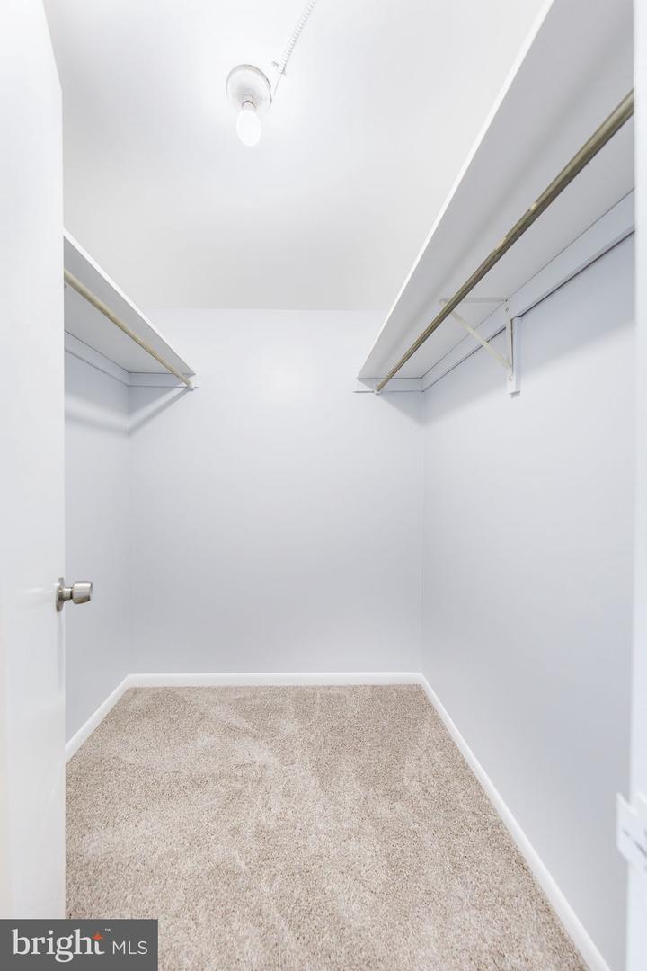 4600 DUKE ST #622, ALEXANDRIA, Virginia 22304, 2 Bedrooms Bedrooms, ,1 BathroomBathrooms,Residential,For sale,4600 DUKE ST #622,VAAX2051288 MLS # VAAX2051288