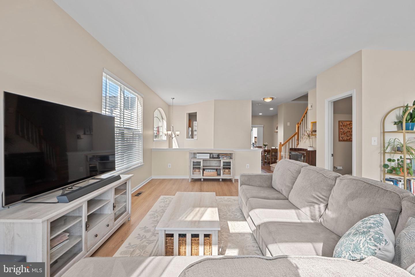 43636 OBRIEN SQ, CHANTILLY, Virginia 20152, 3 Bedrooms Bedrooms, ,2 BathroomsBathrooms,Residential,For sale,43636 OBRIEN SQ,VALO2110002 MLS # VALO2110002