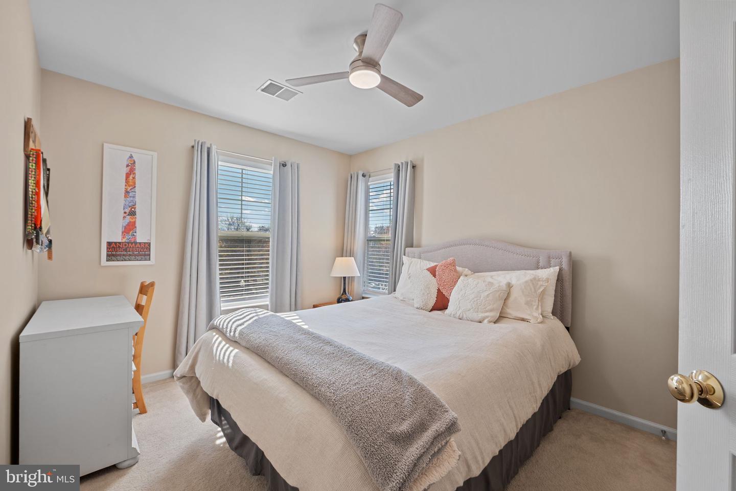 43636 OBRIEN SQ, CHANTILLY, Virginia 20152, 3 Bedrooms Bedrooms, ,2 BathroomsBathrooms,Residential,For sale,43636 OBRIEN SQ,VALO2110002 MLS # VALO2110002