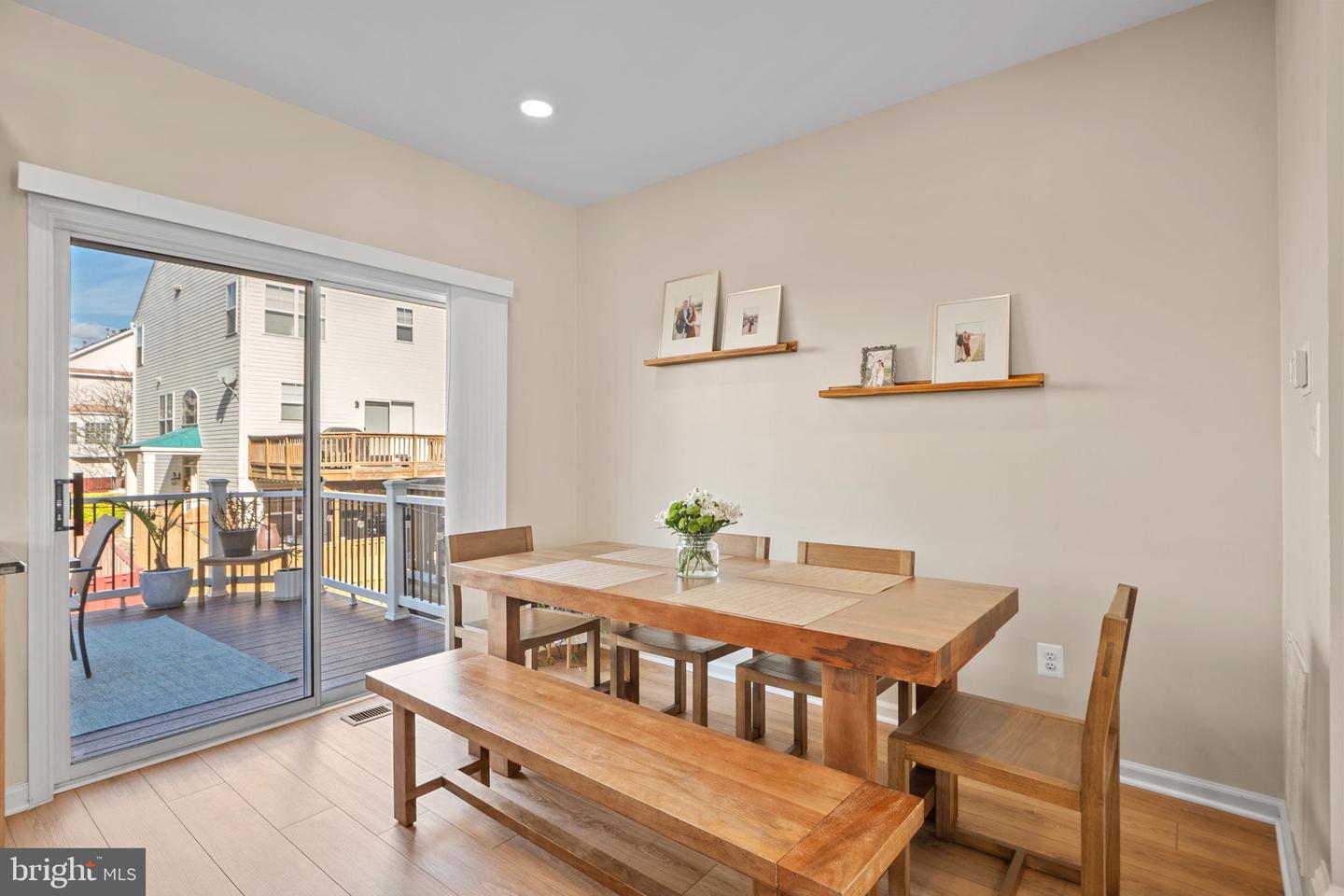 43636 OBRIEN SQ, CHANTILLY, Virginia 20152, 3 Bedrooms Bedrooms, ,2 BathroomsBathrooms,Residential,For sale,43636 OBRIEN SQ,VALO2110002 MLS # VALO2110002