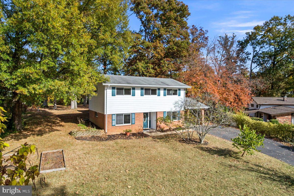 4102 ADRIENNE DR, ALEXANDRIA, Virginia 22309, 4 Bedrooms Bedrooms, ,2 BathroomsBathrooms,Residential,For sale,4102 ADRIENNE DR,VAFX2276818 MLS # VAFX2276818