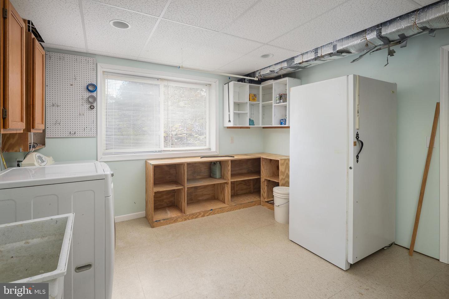 4102 ADRIENNE DR, ALEXANDRIA, Virginia 22309, 4 Bedrooms Bedrooms, ,2 BathroomsBathrooms,Residential,For sale,4102 ADRIENNE DR,VAFX2276818 MLS # VAFX2276818