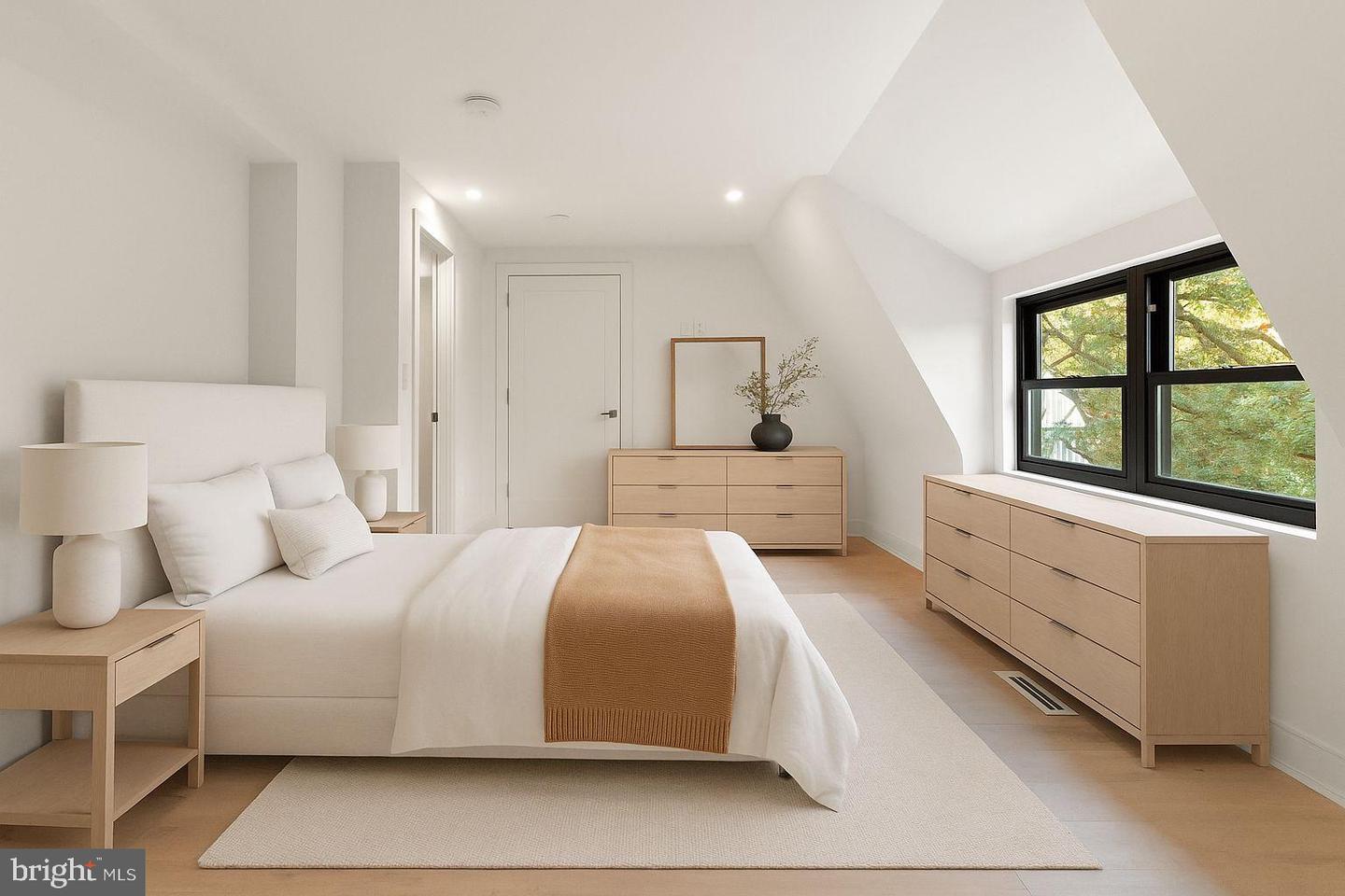 2815 BELLEVUE TER NW, WASHINGTON, District Of Columbia 20007, 5 Bedrooms Bedrooms, 10 Rooms Rooms,4 BathroomsBathrooms,Residential,For sale,2815 BELLEVUE TER NW,DCDC2229484 MLS # DCDC2229484