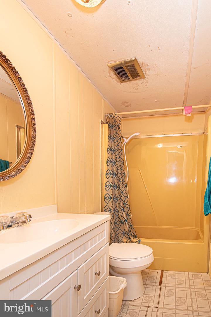 560 YOUNGS DR, FRONT ROYAL, Virginia 22630, 4 Bedrooms Bedrooms, ,2 BathroomsBathrooms,Residential,For sale,560 YOUNGS DR,VAWR2012672 MLS # VAWR2012672