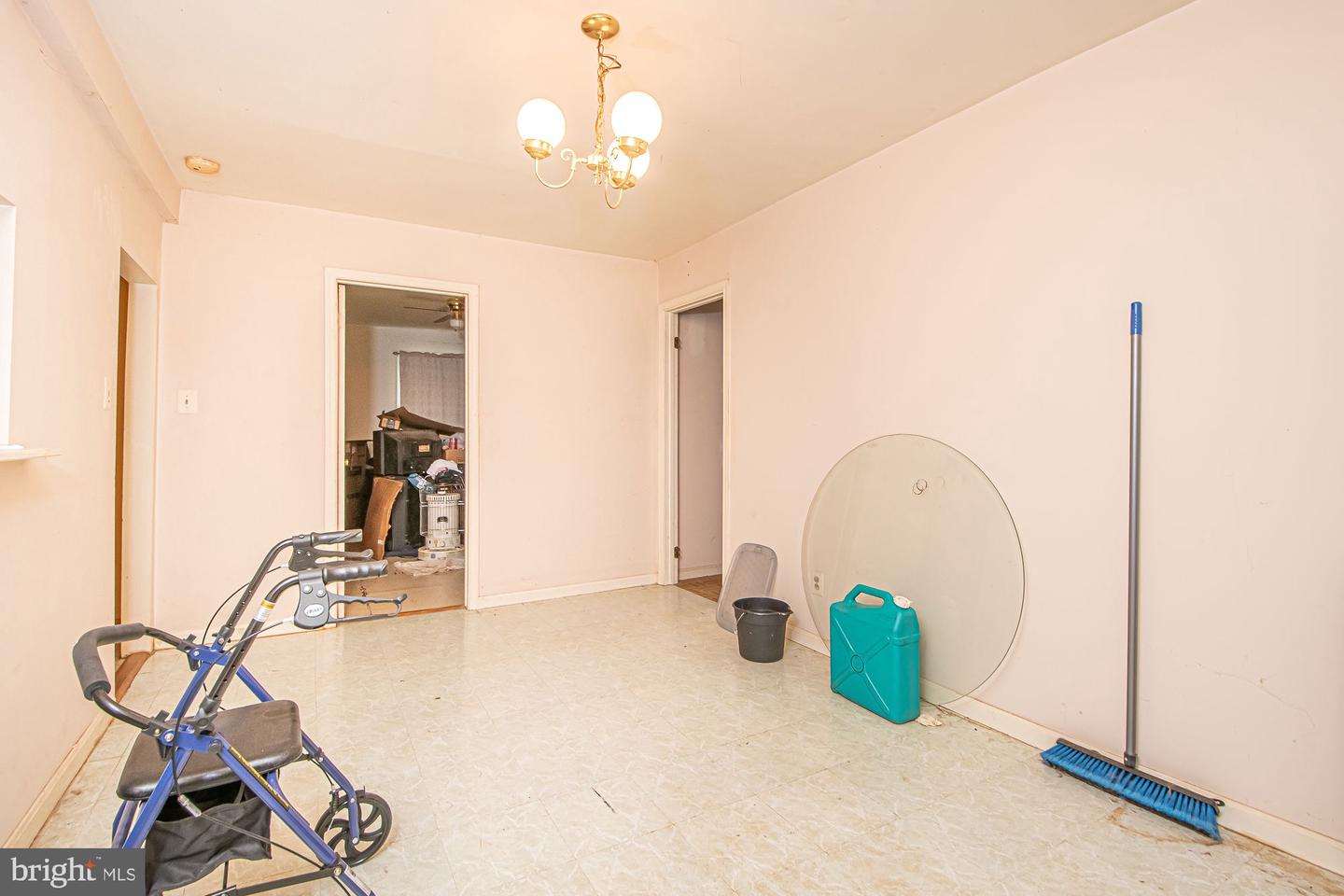 560 YOUNGS DR, FRONT ROYAL, Virginia 22630, 4 Bedrooms Bedrooms, ,2 BathroomsBathrooms,Residential,For sale,560 YOUNGS DR,VAWR2012672 MLS # VAWR2012672