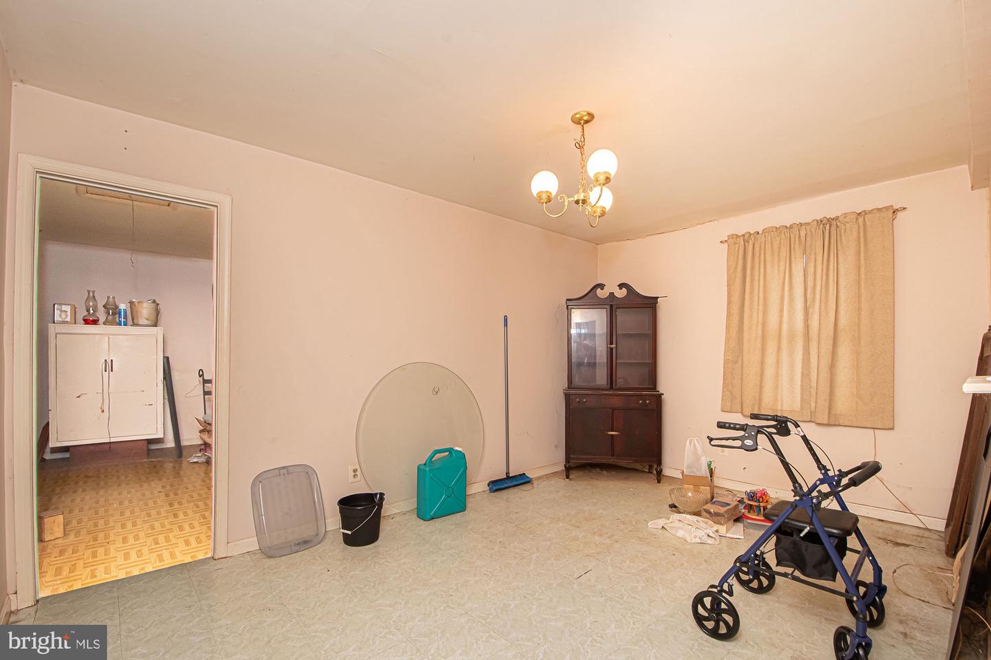 560 YOUNGS DR, FRONT ROYAL, Virginia 22630, 4 Bedrooms Bedrooms, ,2 BathroomsBathrooms,Residential,For sale,560 YOUNGS DR,VAWR2012672 MLS # VAWR2012672