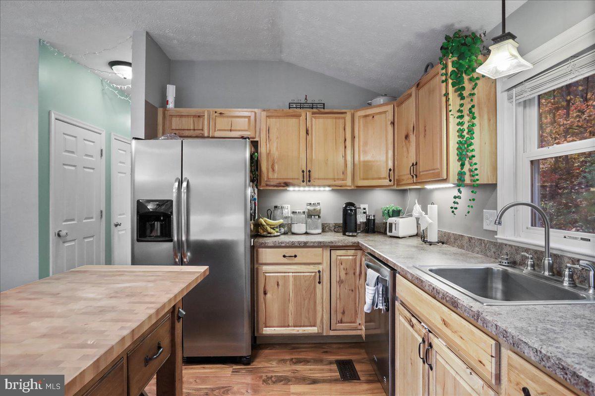 38 TIMBERLINE RIDGE RD, STAR TANNERY, Virginia 22654, 3 Bedrooms Bedrooms, ,3 BathroomsBathrooms,Residential,For sale,38 TIMBERLINE RIDGE RD,VASH2012890 MLS # VASH2012890