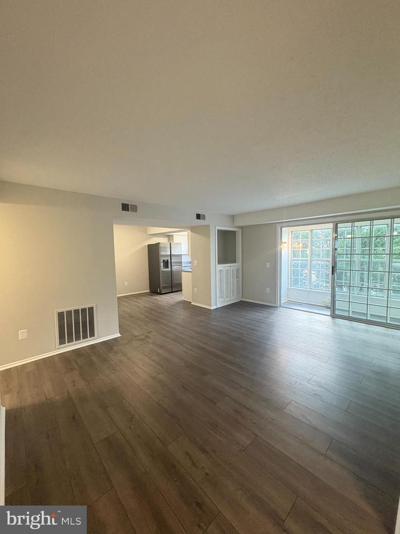 118 FORT EVANS RD SE #C, LEESBURG, Virginia 20175, 3 Bedrooms Bedrooms, ,2 BathroomsBathrooms,Residential,For sale,118 FORT EVANS RD SE #C,VALO2110062 MLS # VALO2110062