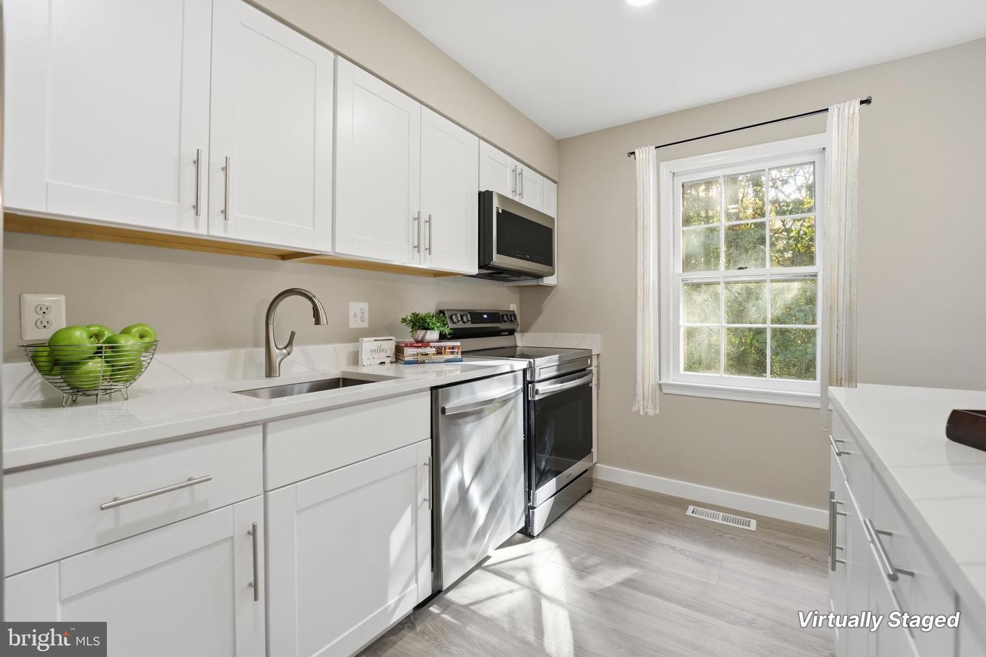 6053 CROWN ROYAL CIR, ALEXANDRIA, Virginia 22310, 3 Bedrooms Bedrooms, 12 Rooms Rooms,2 BathroomsBathrooms,Residential,For sale,6053 CROWN ROYAL CIR,VAFX2276930 MLS # VAFX2276930