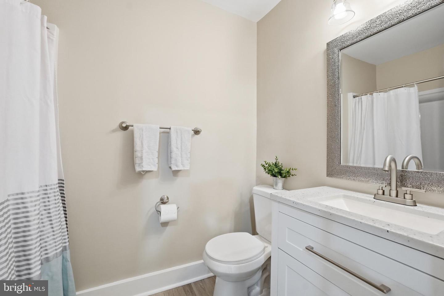 6053 CROWN ROYAL CIR, ALEXANDRIA, Virginia 22310, 3 Bedrooms Bedrooms, 12 Rooms Rooms,2 BathroomsBathrooms,Residential,For sale,6053 CROWN ROYAL CIR,VAFX2276930 MLS # VAFX2276930