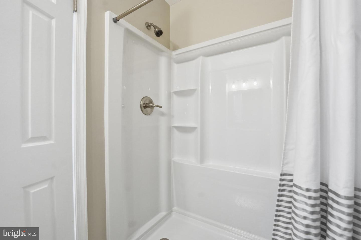 6053 CROWN ROYAL CIR, ALEXANDRIA, Virginia 22310, 3 Bedrooms Bedrooms, 12 Rooms Rooms,2 BathroomsBathrooms,Residential,For sale,6053 CROWN ROYAL CIR,VAFX2276930 MLS # VAFX2276930