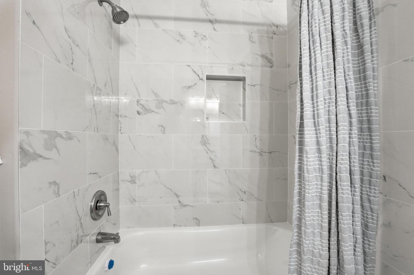 6053 CROWN ROYAL CIR, ALEXANDRIA, Virginia 22310, 3 Bedrooms Bedrooms, 12 Rooms Rooms,2 BathroomsBathrooms,Residential,For sale,6053 CROWN ROYAL CIR,VAFX2276930 MLS # VAFX2276930