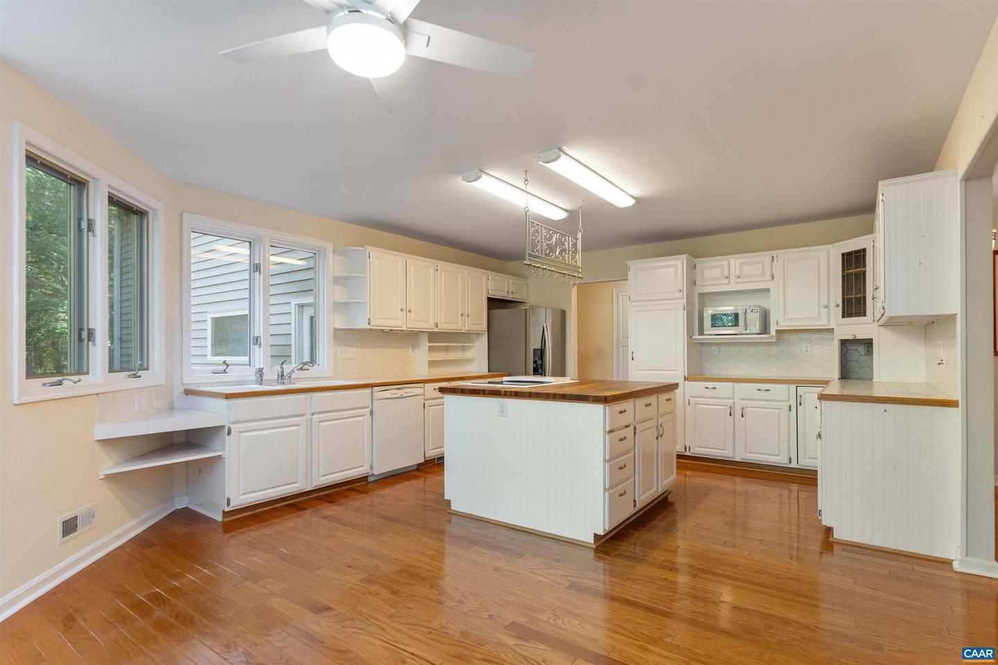 27 FAIRWAY DR, PALMYRA, Virginia 22963, 4 Bedrooms Bedrooms, ,3 BathroomsBathrooms,Residential,For sale,27 FAIRWAY DR,670430 MLS # 670430