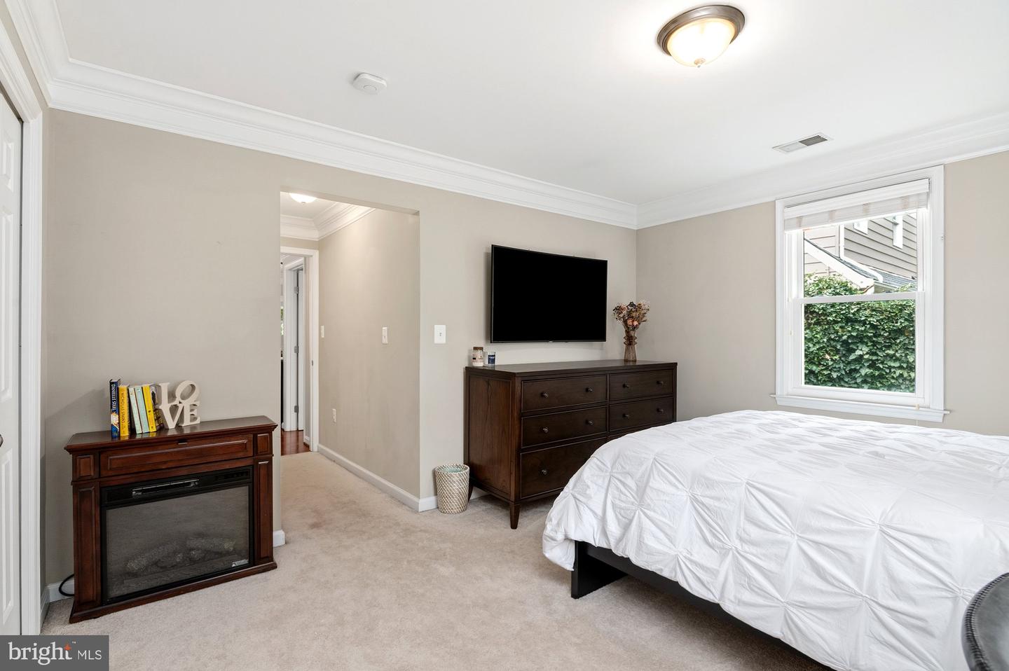 6809 DUKE DR, ALEXANDRIA, Virginia 22307, 5 Bedrooms Bedrooms, ,3 BathroomsBathrooms,Residential,For sale,6809 DUKE DR,VAFX2276556 MLS # VAFX2276556