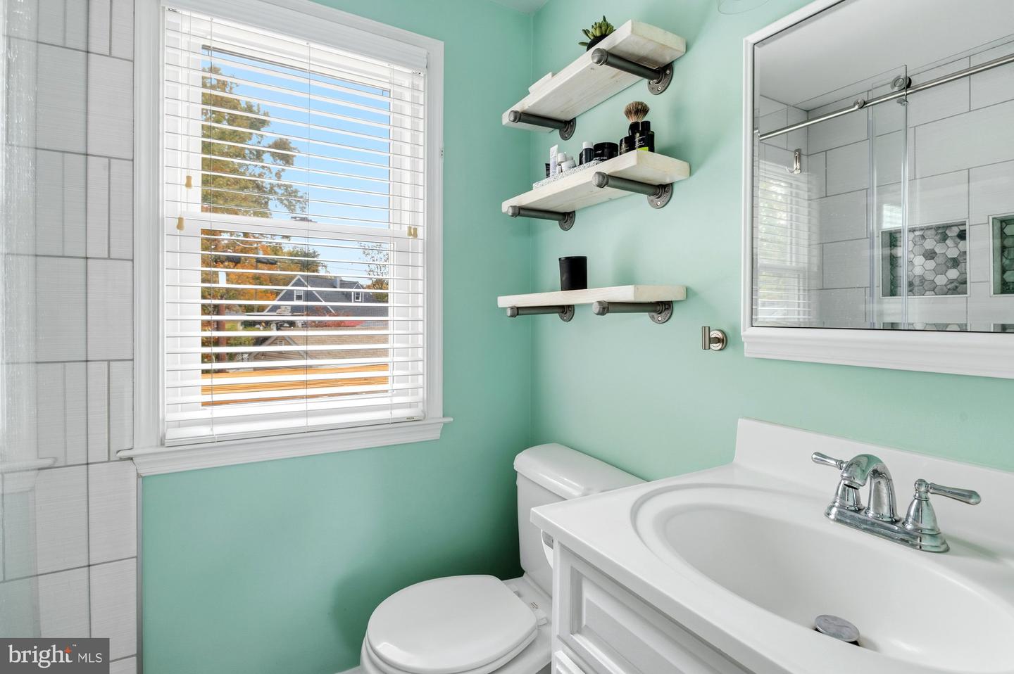 6809 DUKE DR, ALEXANDRIA, Virginia 22307, 5 Bedrooms Bedrooms, ,3 BathroomsBathrooms,Residential,For sale,6809 DUKE DR,VAFX2276556 MLS # VAFX2276556