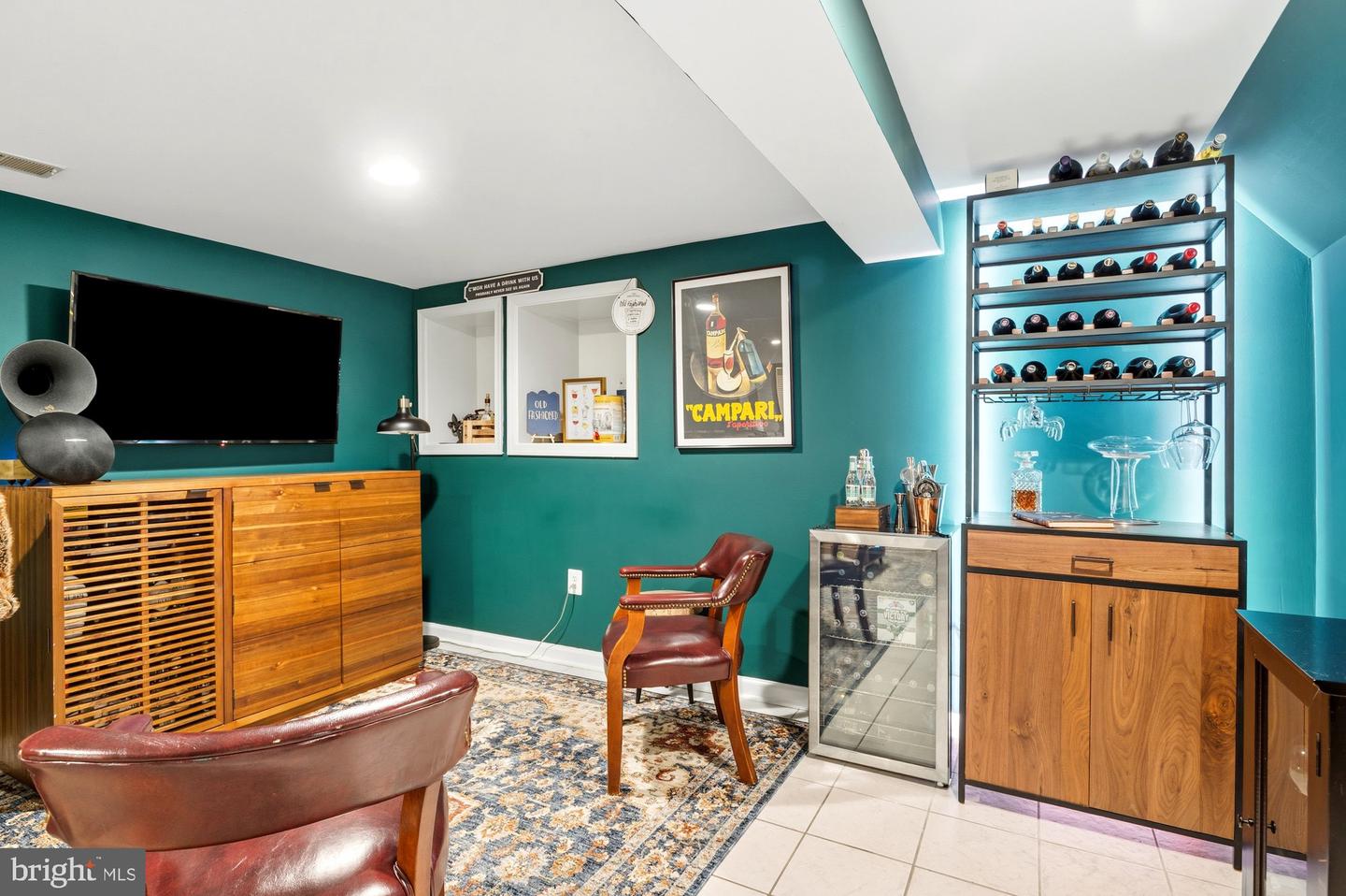 6809 DUKE DR, ALEXANDRIA, Virginia 22307, 5 Bedrooms Bedrooms, ,3 BathroomsBathrooms,Residential,For sale,6809 DUKE DR,VAFX2276556 MLS # VAFX2276556