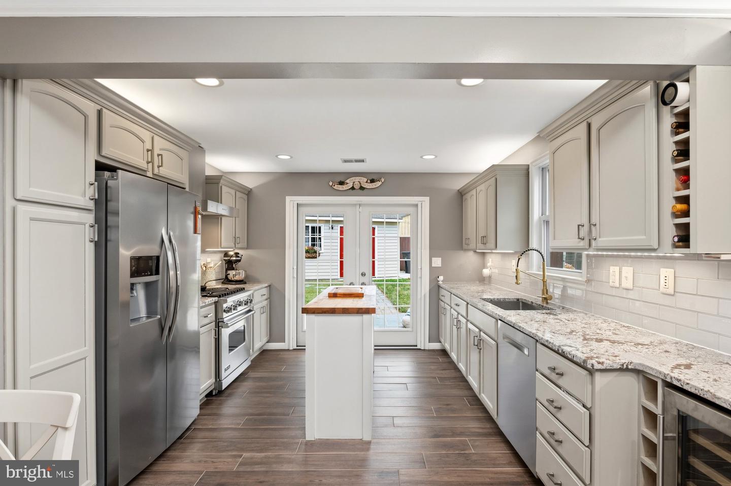 6809 DUKE DR, ALEXANDRIA, Virginia 22307, 5 Bedrooms Bedrooms, ,3 BathroomsBathrooms,Residential,For sale,6809 DUKE DR,VAFX2276556 MLS # VAFX2276556