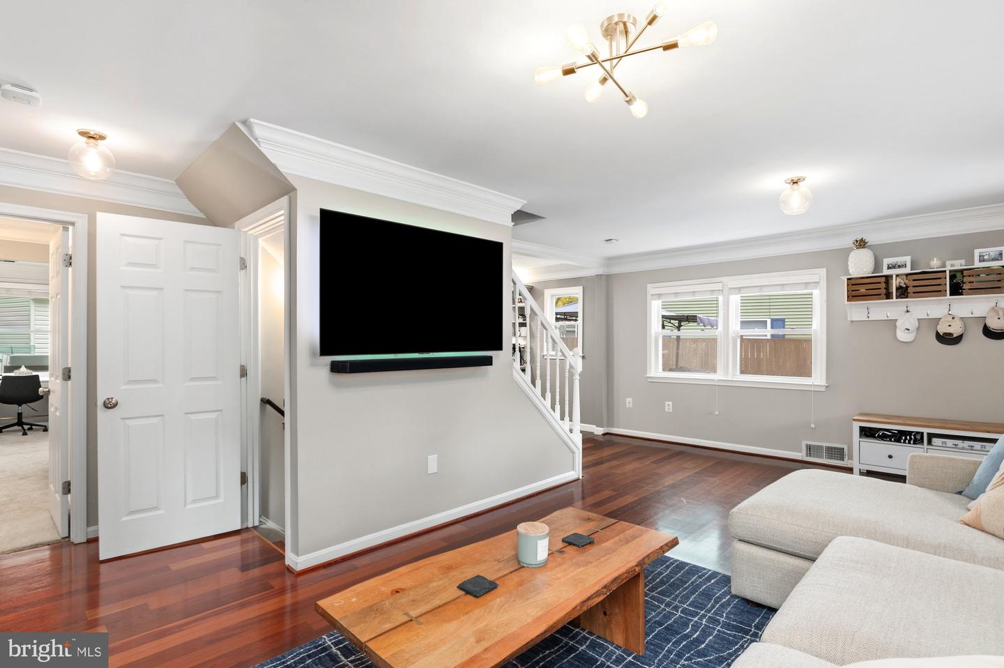 6809 DUKE DR, ALEXANDRIA, Virginia 22307, 5 Bedrooms Bedrooms, ,3 BathroomsBathrooms,Residential,For sale,6809 DUKE DR,VAFX2276556 MLS # VAFX2276556