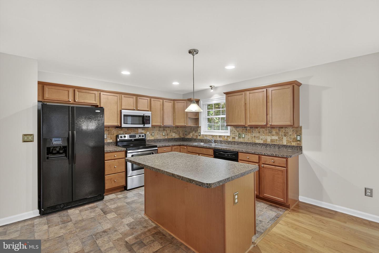 850 TIMBERLAND MANOR, BENTONVILLE, Virginia 22610, 3 Bedrooms Bedrooms, ,3 BathroomsBathrooms,Residential,For sale,850 TIMBERLAND MANOR,VAWR2012662 MLS # VAWR2012662