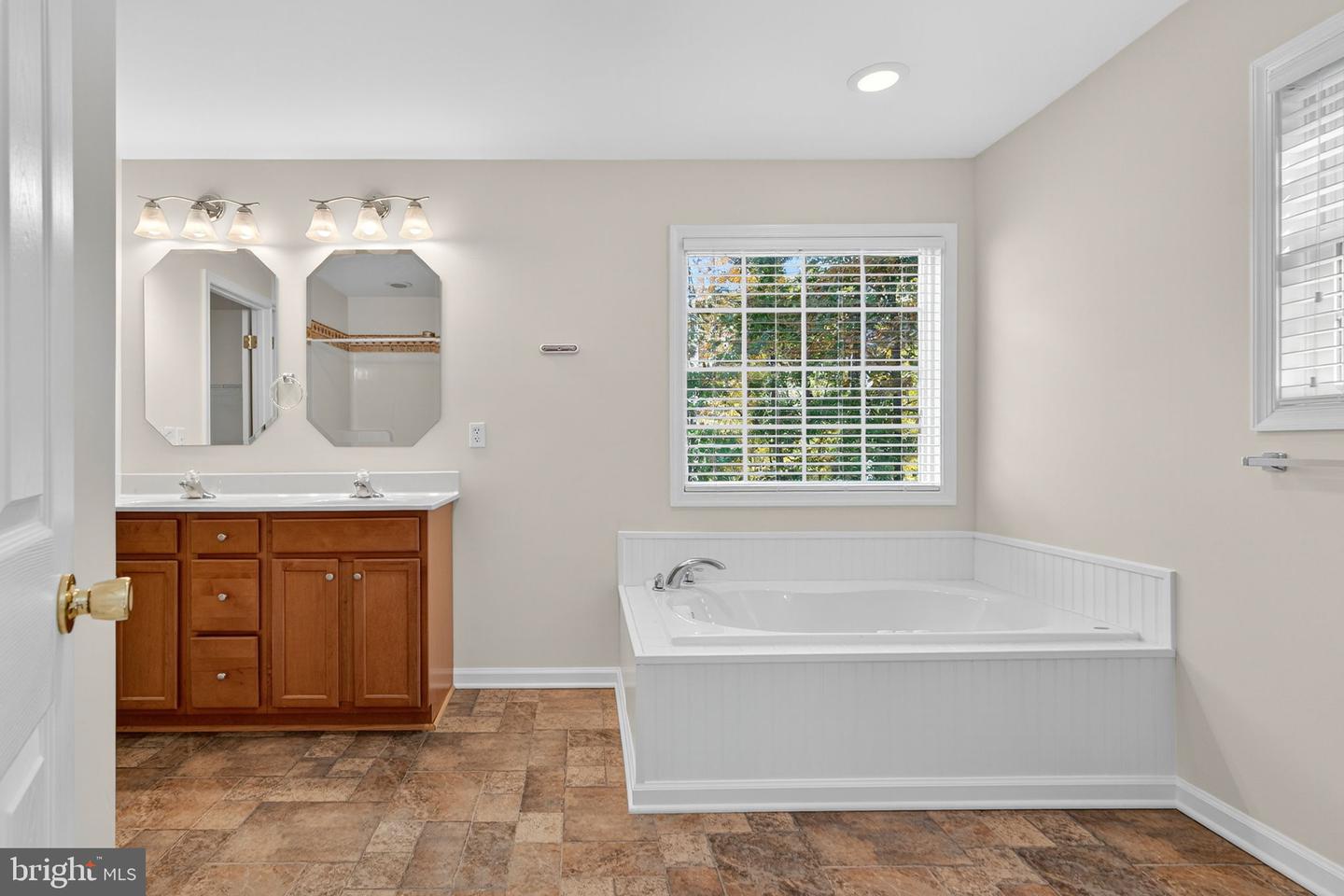 850 TIMBERLAND MANOR, BENTONVILLE, Virginia 22610, 3 Bedrooms Bedrooms, ,3 BathroomsBathrooms,Residential,For sale,850 TIMBERLAND MANOR,VAWR2012662 MLS # VAWR2012662