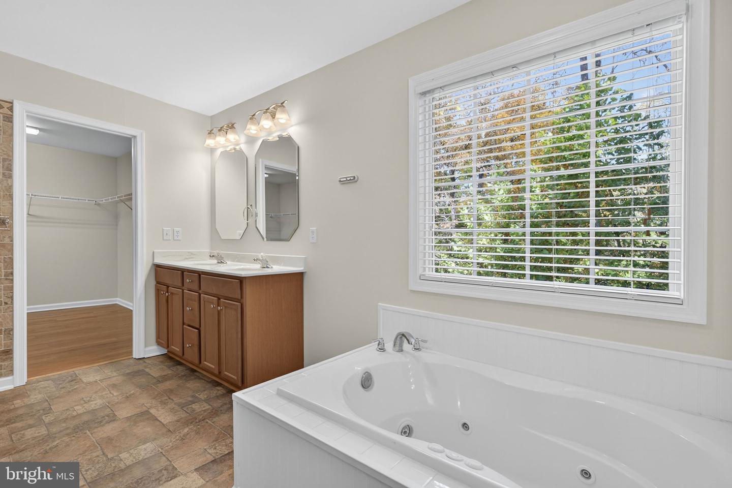 850 TIMBERLAND MANOR, BENTONVILLE, Virginia 22610, 3 Bedrooms Bedrooms, ,3 BathroomsBathrooms,Residential,For sale,850 TIMBERLAND MANOR,VAWR2012662 MLS # VAWR2012662