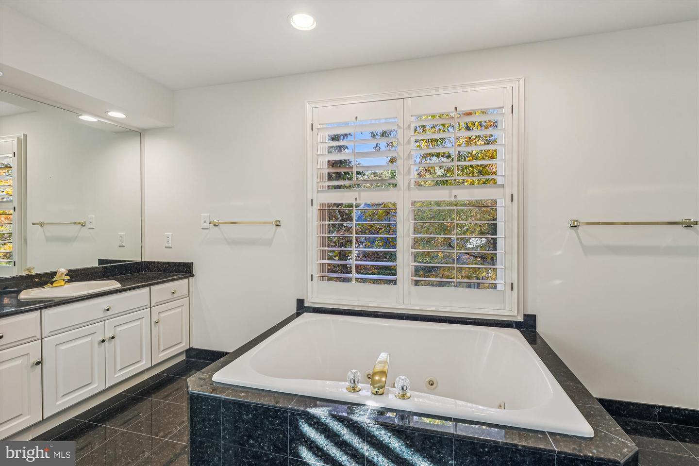 3010 WESTHURST CT, OAKTON, Virginia 22124, 5 Bedrooms Bedrooms, ,4 BathroomsBathrooms,Residential,For sale,3010 WESTHURST CT,VAFX2276888 MLS # VAFX2276888