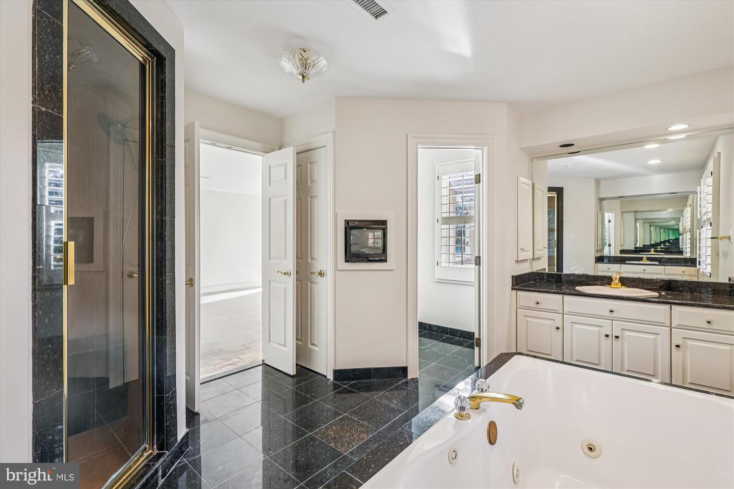 3010 WESTHURST CT, OAKTON, Virginia 22124, 5 Bedrooms Bedrooms, ,4 BathroomsBathrooms,Residential,For sale,3010 WESTHURST CT,VAFX2276888 MLS # VAFX2276888