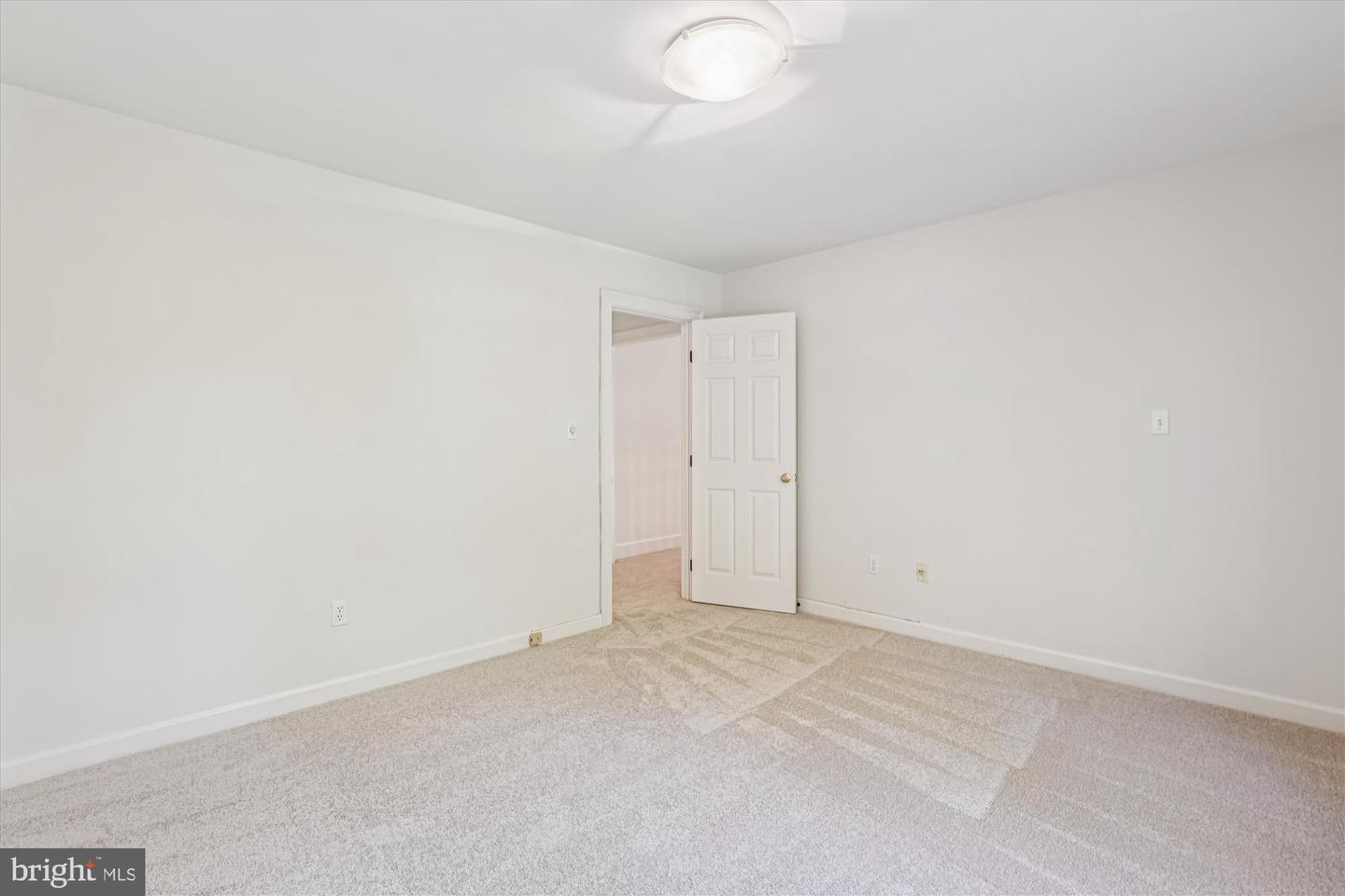 3010 WESTHURST CT, OAKTON, Virginia 22124, 5 Bedrooms Bedrooms, ,4 BathroomsBathrooms,Residential,For sale,3010 WESTHURST CT,VAFX2276888 MLS # VAFX2276888