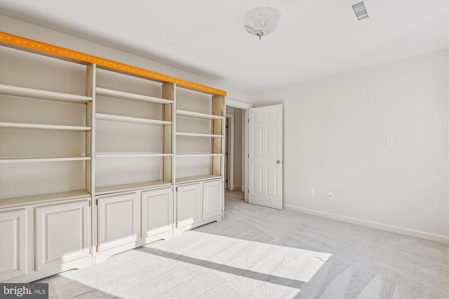 3010 WESTHURST CT, OAKTON, Virginia 22124, 5 Bedrooms Bedrooms, ,4 BathroomsBathrooms,Residential,For sale,3010 WESTHURST CT,VAFX2276888 MLS # VAFX2276888