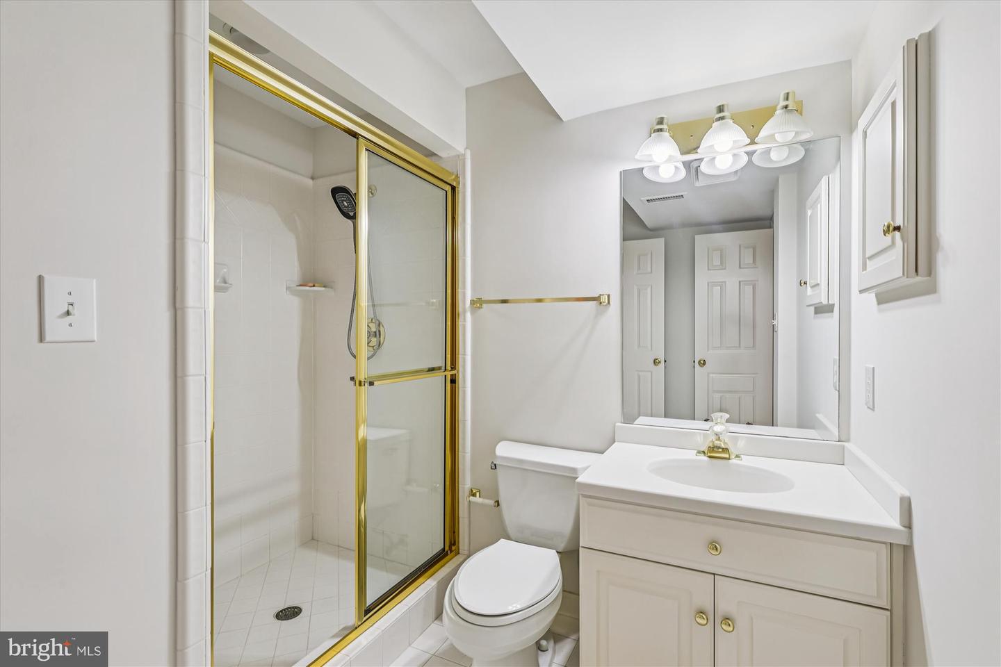 3010 WESTHURST CT, OAKTON, Virginia 22124, 5 Bedrooms Bedrooms, ,4 BathroomsBathrooms,Residential,For sale,3010 WESTHURST CT,VAFX2276888 MLS # VAFX2276888