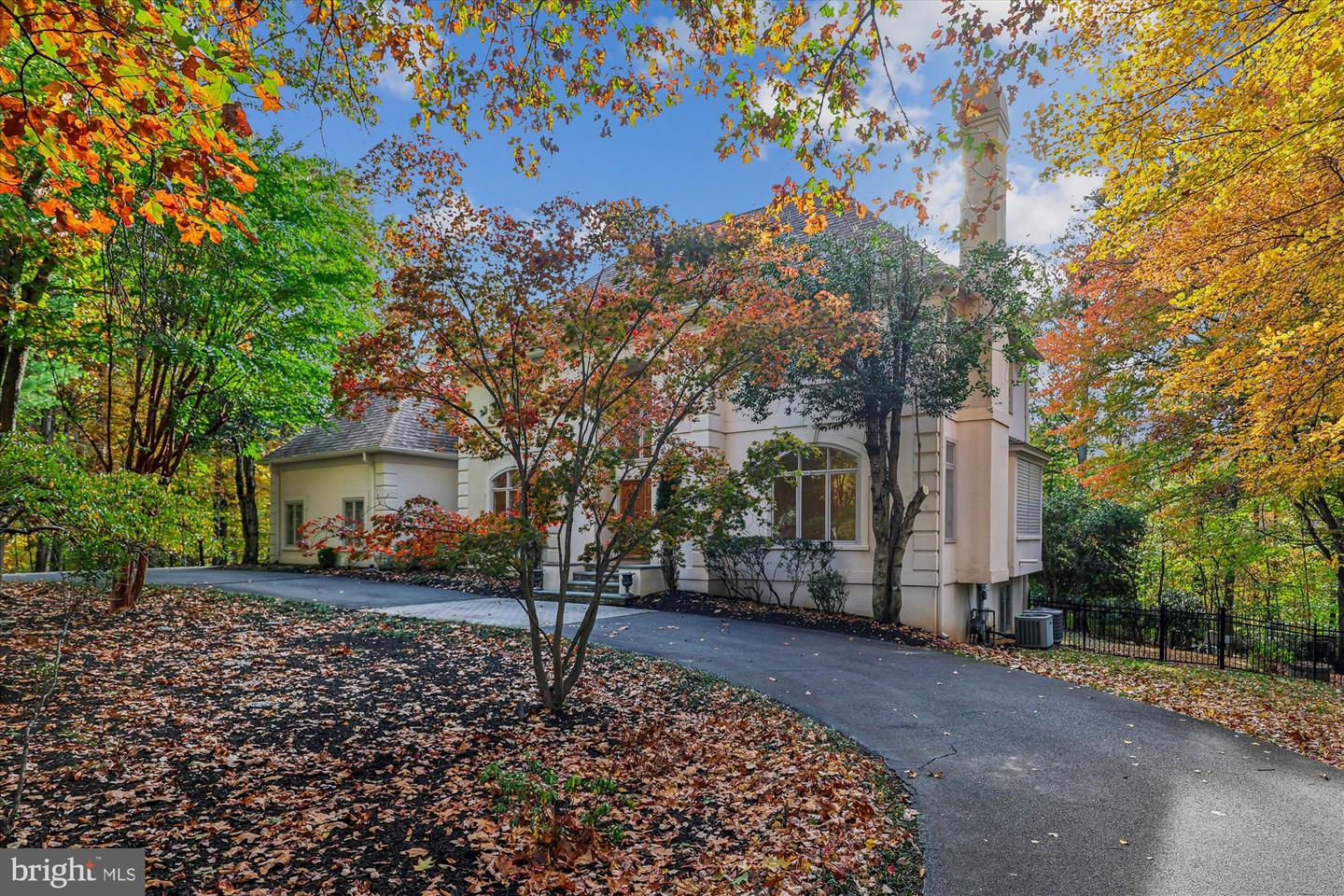 3010 WESTHURST CT, OAKTON, Virginia 22124, 5 Bedrooms Bedrooms, ,4 BathroomsBathrooms,Residential,For sale,3010 WESTHURST CT,VAFX2276888 MLS # VAFX2276888