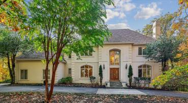 3010 WESTHURST CT, OAKTON, Virginia 22124, 5 Bedrooms Bedrooms, ,4 BathroomsBathrooms,Residential,For sale,3010 WESTHURST CT,VAFX2276888 MLS # VAFX2276888