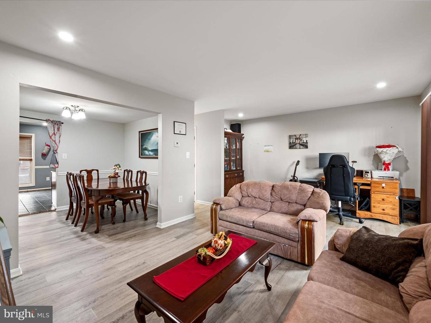 8436 WILLOW GLEN CT, MANASSAS, Virginia 20110, 4 Bedrooms Bedrooms, 13 Rooms Rooms,3 BathroomsBathrooms,Residential,For sale,8436 WILLOW GLEN CT,VAMN2009596 MLS # VAMN2009596