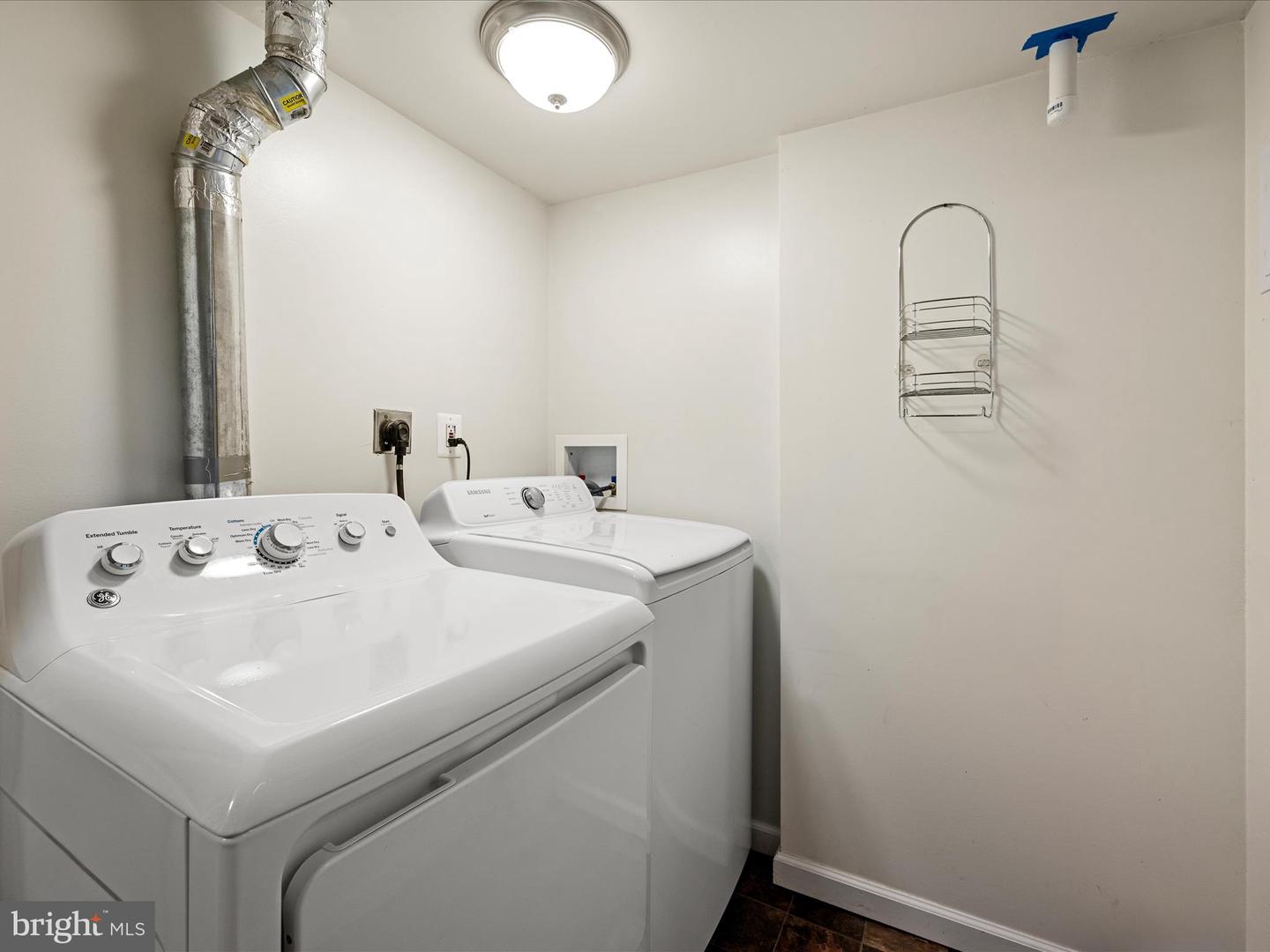 8436 WILLOW GLEN CT, MANASSAS, Virginia 20110, 4 Bedrooms Bedrooms, 13 Rooms Rooms,3 BathroomsBathrooms,Residential,For sale,8436 WILLOW GLEN CT,VAMN2009596 MLS # VAMN2009596