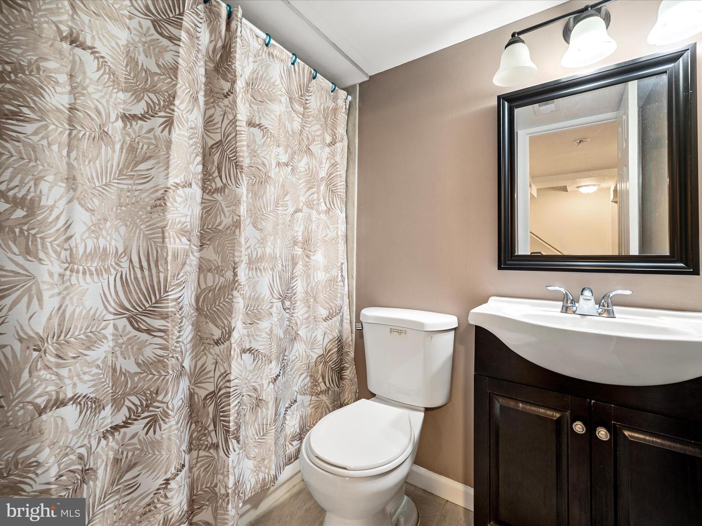 8436 WILLOW GLEN CT, MANASSAS, Virginia 20110, 4 Bedrooms Bedrooms, 13 Rooms Rooms,3 BathroomsBathrooms,Residential,For sale,8436 WILLOW GLEN CT,VAMN2009596 MLS # VAMN2009596