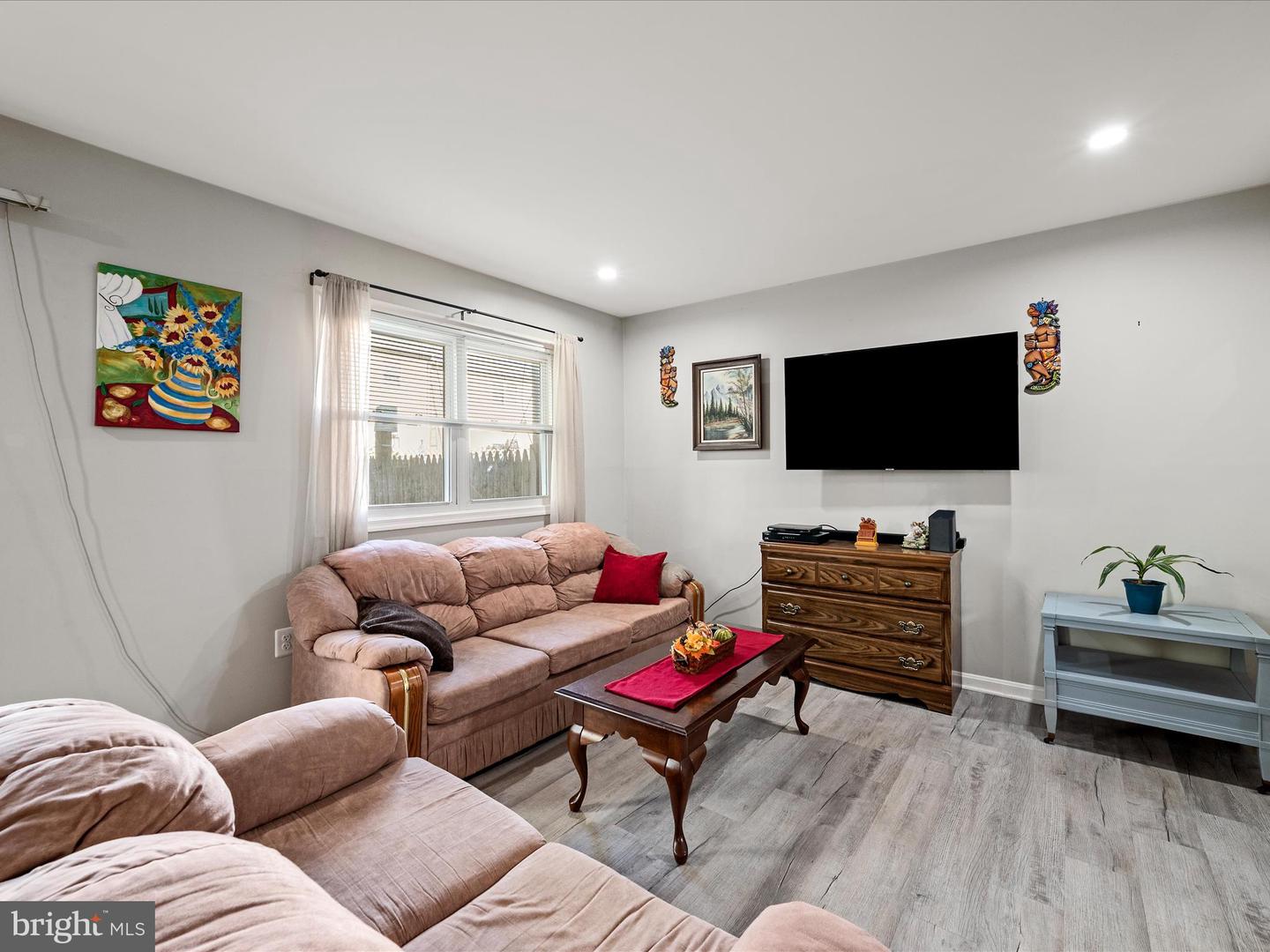 8436 WILLOW GLEN CT, MANASSAS, Virginia 20110, 4 Bedrooms Bedrooms, 13 Rooms Rooms,3 BathroomsBathrooms,Residential,For sale,8436 WILLOW GLEN CT,VAMN2009596 MLS # VAMN2009596