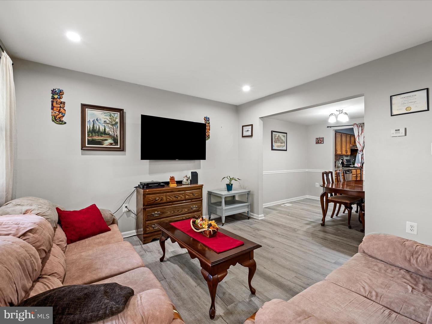 8436 WILLOW GLEN CT, MANASSAS, Virginia 20110, 4 Bedrooms Bedrooms, 13 Rooms Rooms,3 BathroomsBathrooms,Residential,For sale,8436 WILLOW GLEN CT,VAMN2009596 MLS # VAMN2009596