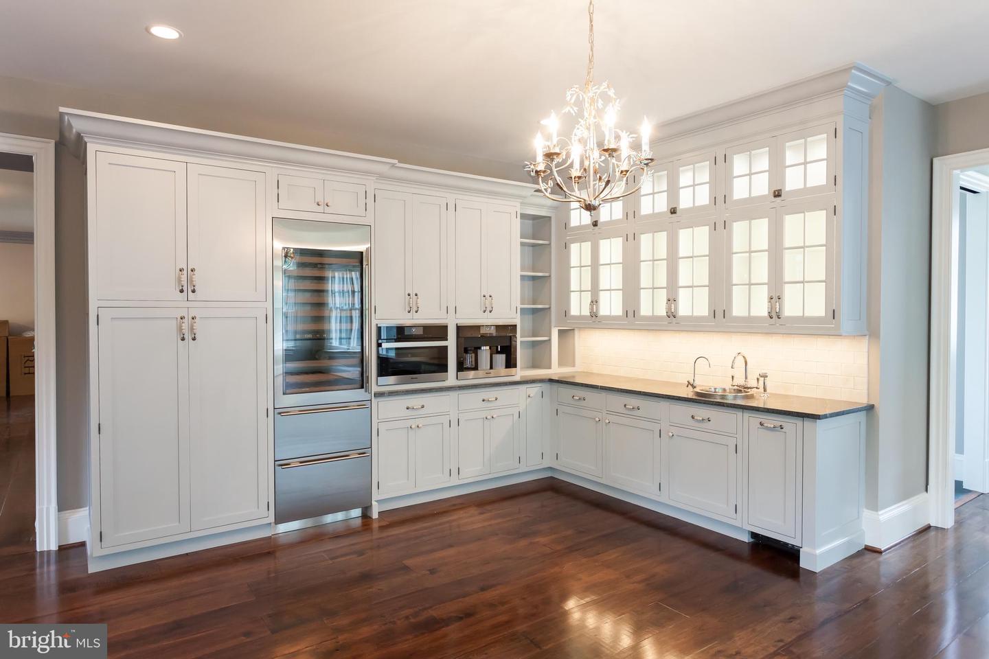 3500 N ABINGDON ST, ARLINGTON, Virginia 22207, 6 Bedrooms Bedrooms, 27 Rooms Rooms,6 BathroomsBathrooms,Residential,For sale,3500 N ABINGDON ST,VAAR2065572 MLS # VAAR2065572