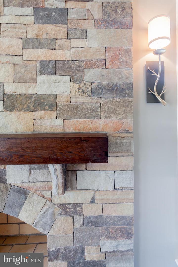 3500 N ABINGDON ST, ARLINGTON, Virginia 22207, 6 Bedrooms Bedrooms, 27 Rooms Rooms,6 BathroomsBathrooms,Residential,For sale,3500 N ABINGDON ST,VAAR2065572 MLS # VAAR2065572