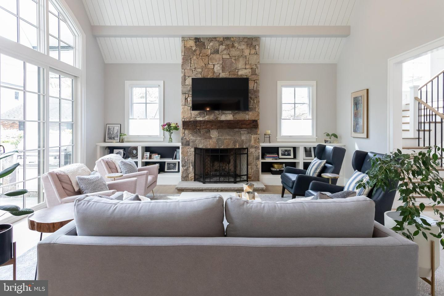 3500 N ABINGDON ST, ARLINGTON, Virginia 22207, 6 Bedrooms Bedrooms, 27 Rooms Rooms,6 BathroomsBathrooms,Residential,For sale,3500 N ABINGDON ST,VAAR2065572 MLS # VAAR2065572