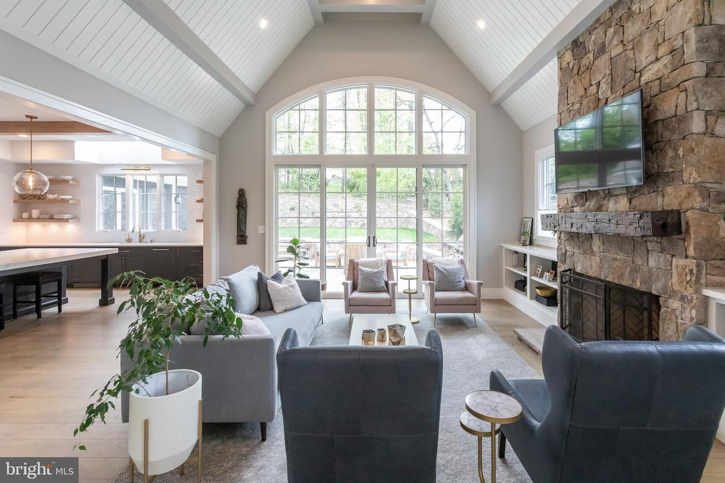 3500 N ABINGDON ST, ARLINGTON, Virginia 22207, 6 Bedrooms Bedrooms, 27 Rooms Rooms,6 BathroomsBathrooms,Residential,For sale,3500 N ABINGDON ST,VAAR2065572 MLS # VAAR2065572