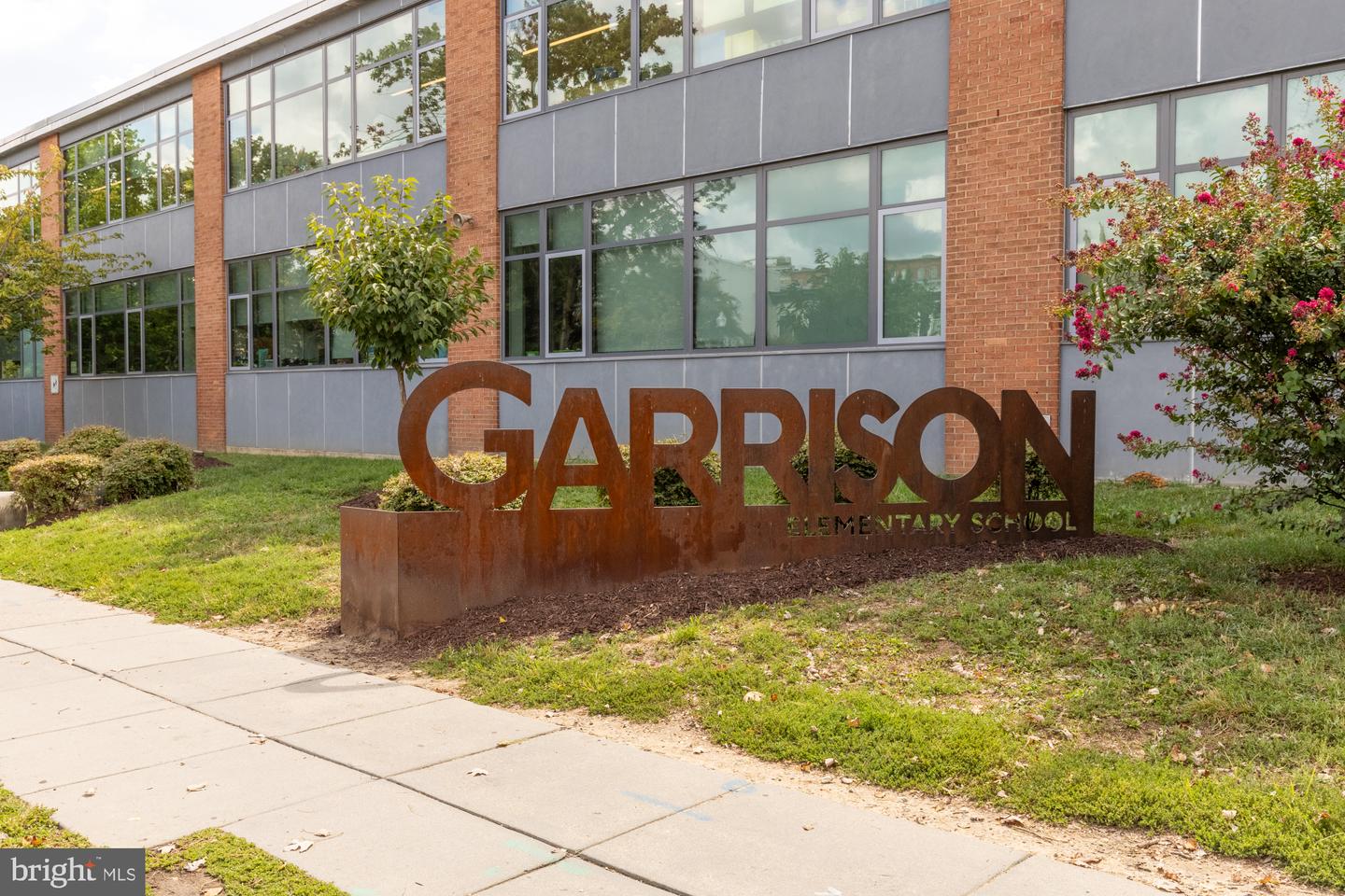 925 FRENCH ST NW, WASHINGTON, District Of Columbia 20001, 3 Bedrooms Bedrooms, ,3 BathroomsBathrooms,Residential,For sale,925 FRENCH ST NW,DCDC2229698 MLS # DCDC2229698