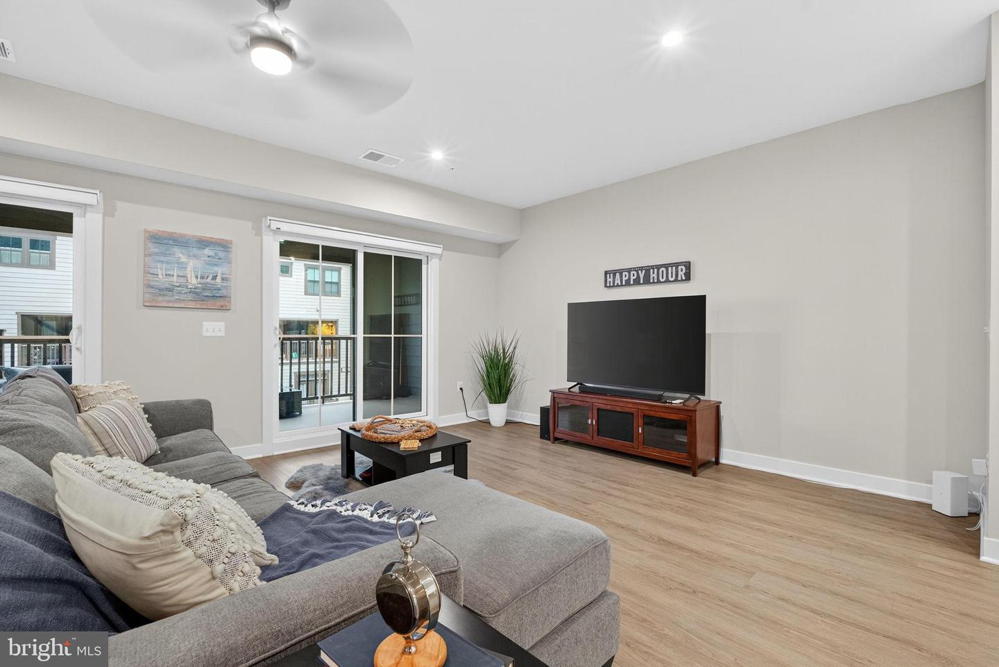 17454 SOUTHERN SHORES DR, DUMFRIES, Virginia 22026, 3 Bedrooms Bedrooms, ,2 BathroomsBathrooms,Residential,For sale,17454 SOUTHERN SHORES DR,VAPW2107052 MLS # VAPW2107052