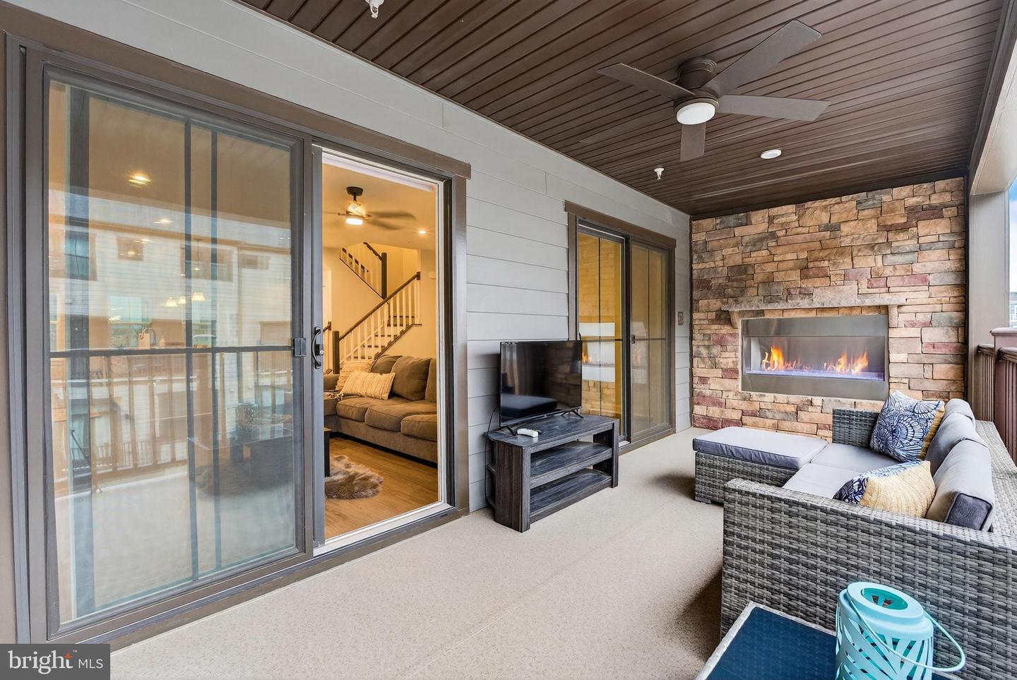 17454 SOUTHERN SHORES DR, DUMFRIES, Virginia 22026, 3 Bedrooms Bedrooms, ,2 BathroomsBathrooms,Residential,For sale,17454 SOUTHERN SHORES DR,VAPW2107052 MLS # VAPW2107052