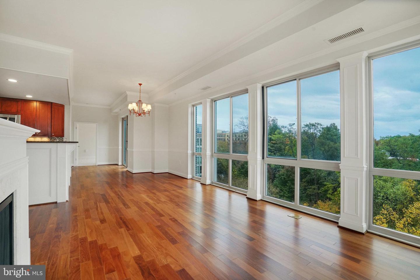 513 W BROAD ST #702, FALLS CHURCH, Virginia 22046, 2 Bedrooms Bedrooms, ,2 BathroomsBathrooms,Residential,For sale,513 W BROAD ST #702,VAFA2003408 MLS # VAFA2003408