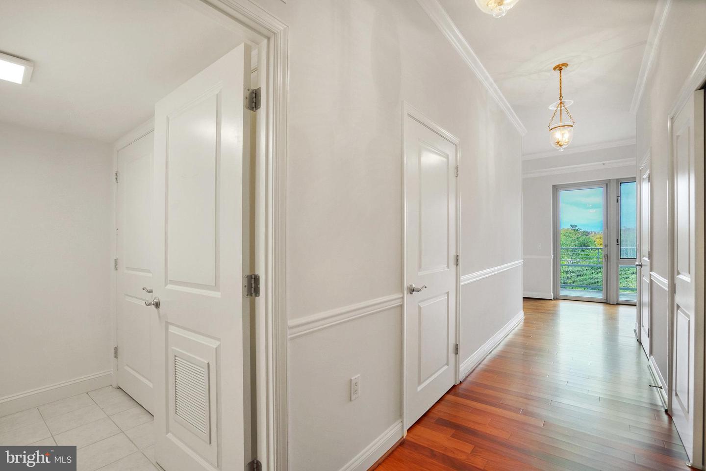 513 W BROAD ST #702, FALLS CHURCH, Virginia 22046, 2 Bedrooms Bedrooms, ,2 BathroomsBathrooms,Residential,For sale,513 W BROAD ST #702,VAFA2003408 MLS # VAFA2003408